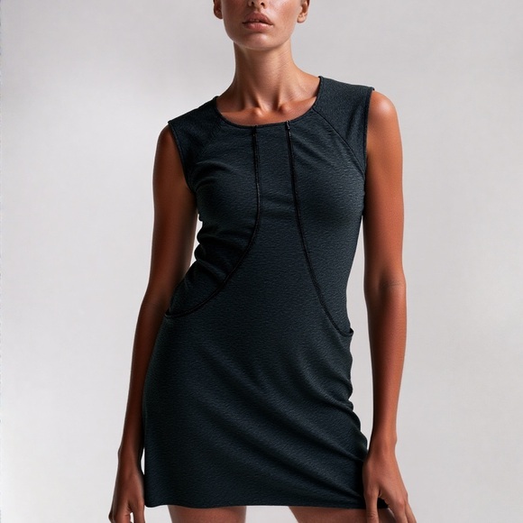 Cynthia Steffe Dresses & Skirts - Cynthia Steffe zip detail gray sheath dress ❤️